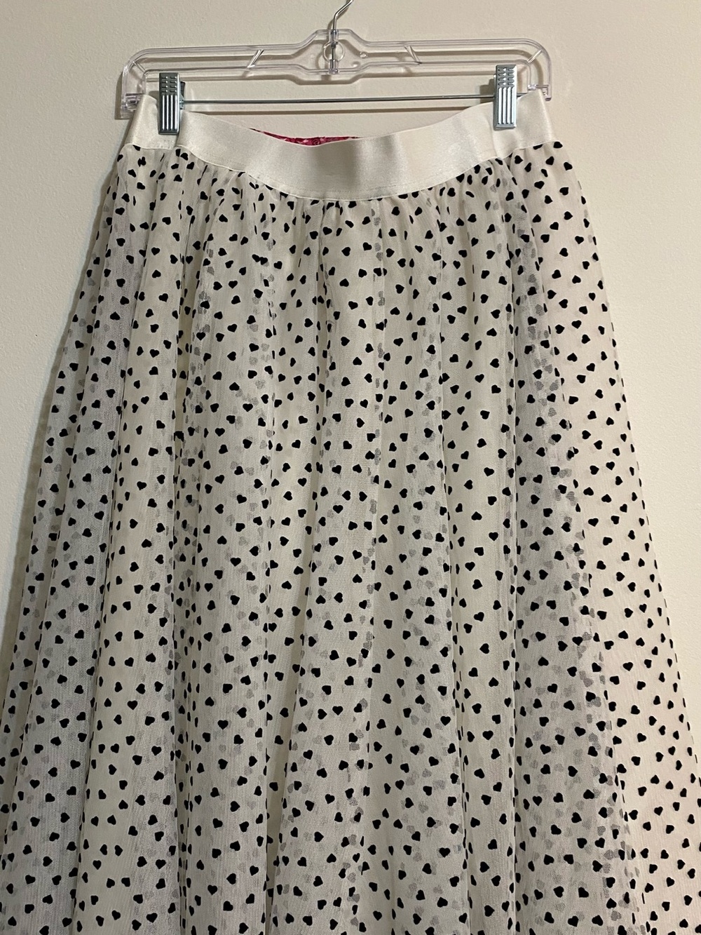 White A-Line Tulle Skirt with Black Heart Print